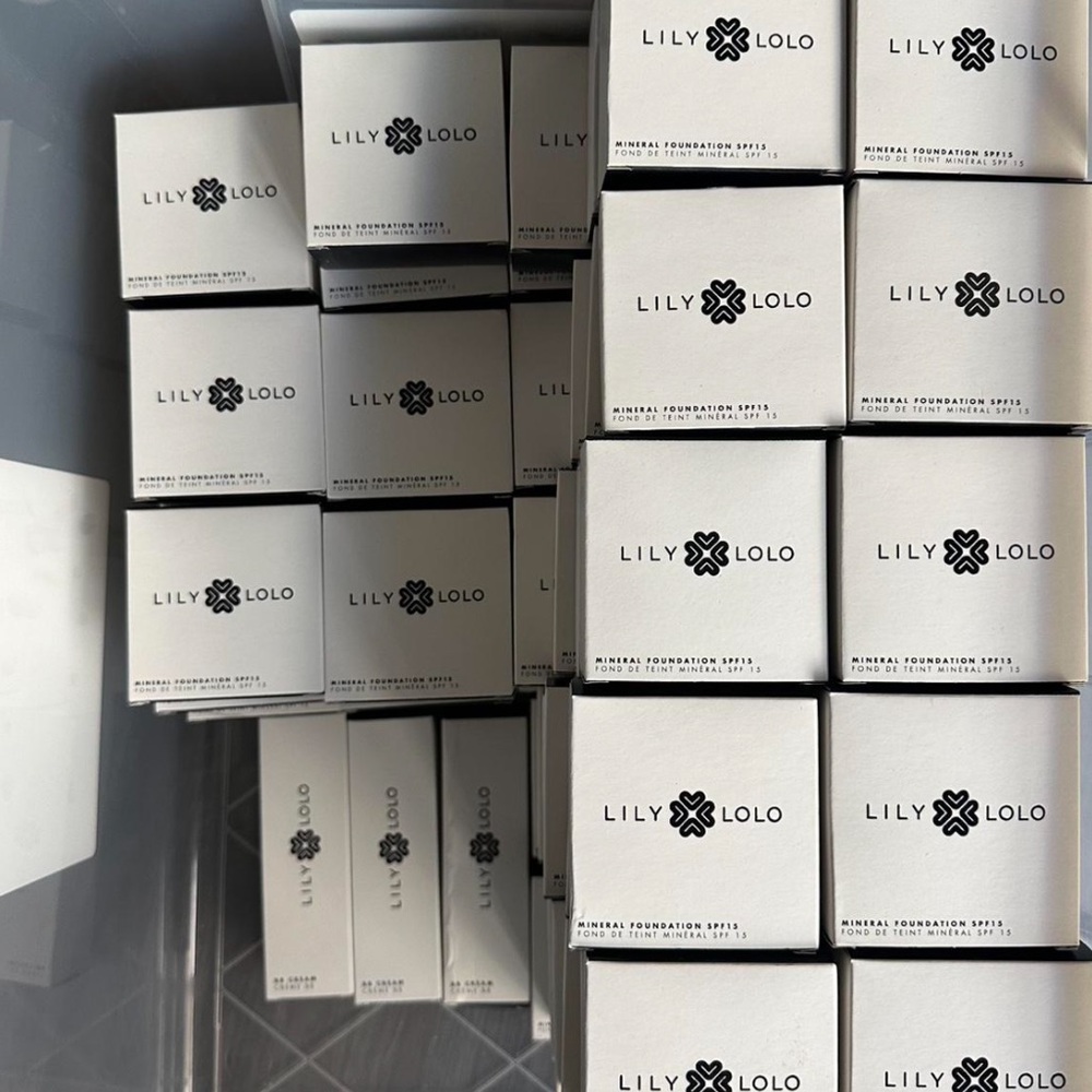 BUY 1 GET 1 FREE | Lily Lolo Mineral Foundation FULL size, SPF 15 (NEW IN BOX)